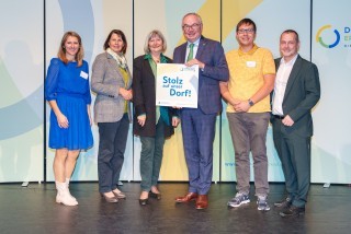 Übergabe Plakette.jpg