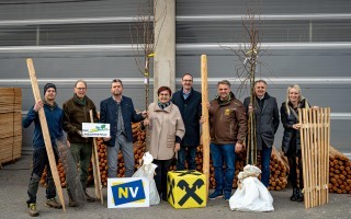 Pressefoto 1 mit den Sponsoren.jpg