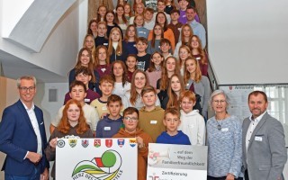 25-11-05_PA-Jugendkonferenz_HdM Jugendkonferenz Schloss.jpg