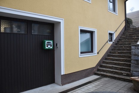 2026-02-02 Übergabe Defibrillator Fam. Dorfer, Haindl (10).JPG