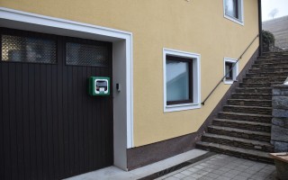 2026-02-02 Übergabe Defibrillator Fam. Dorfer, Haindl (10).JPG