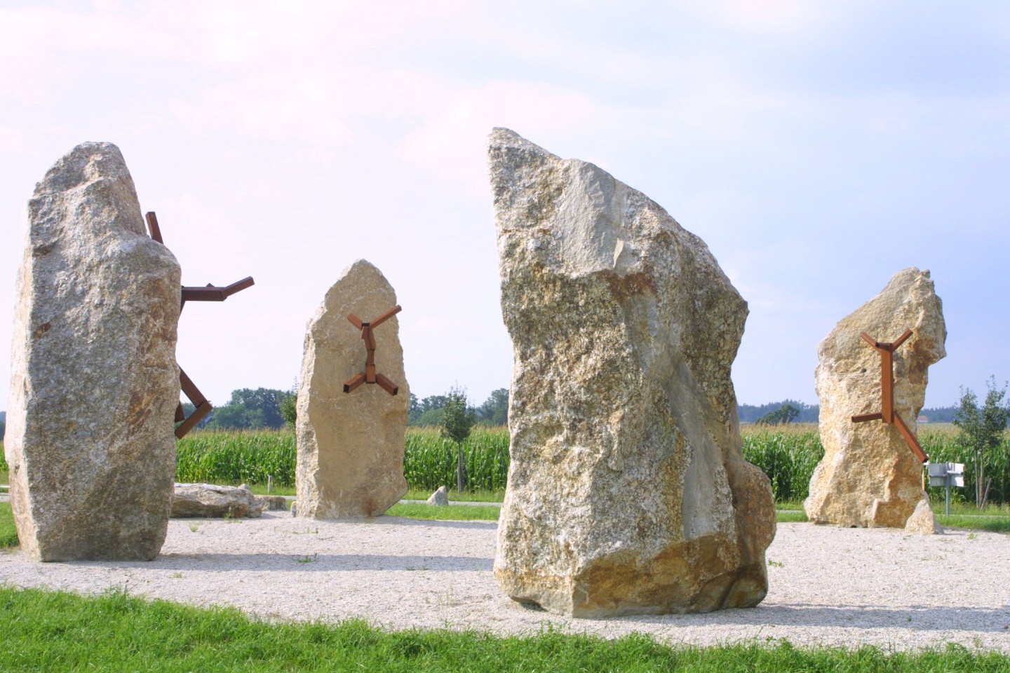 Platz der vergessenen Völker  (copyright:weinfranz.at)