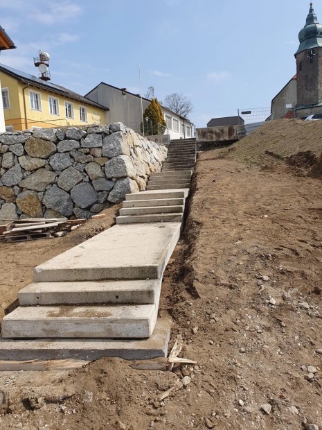Pfarrhof Kollmitzberg Stiege.jpg