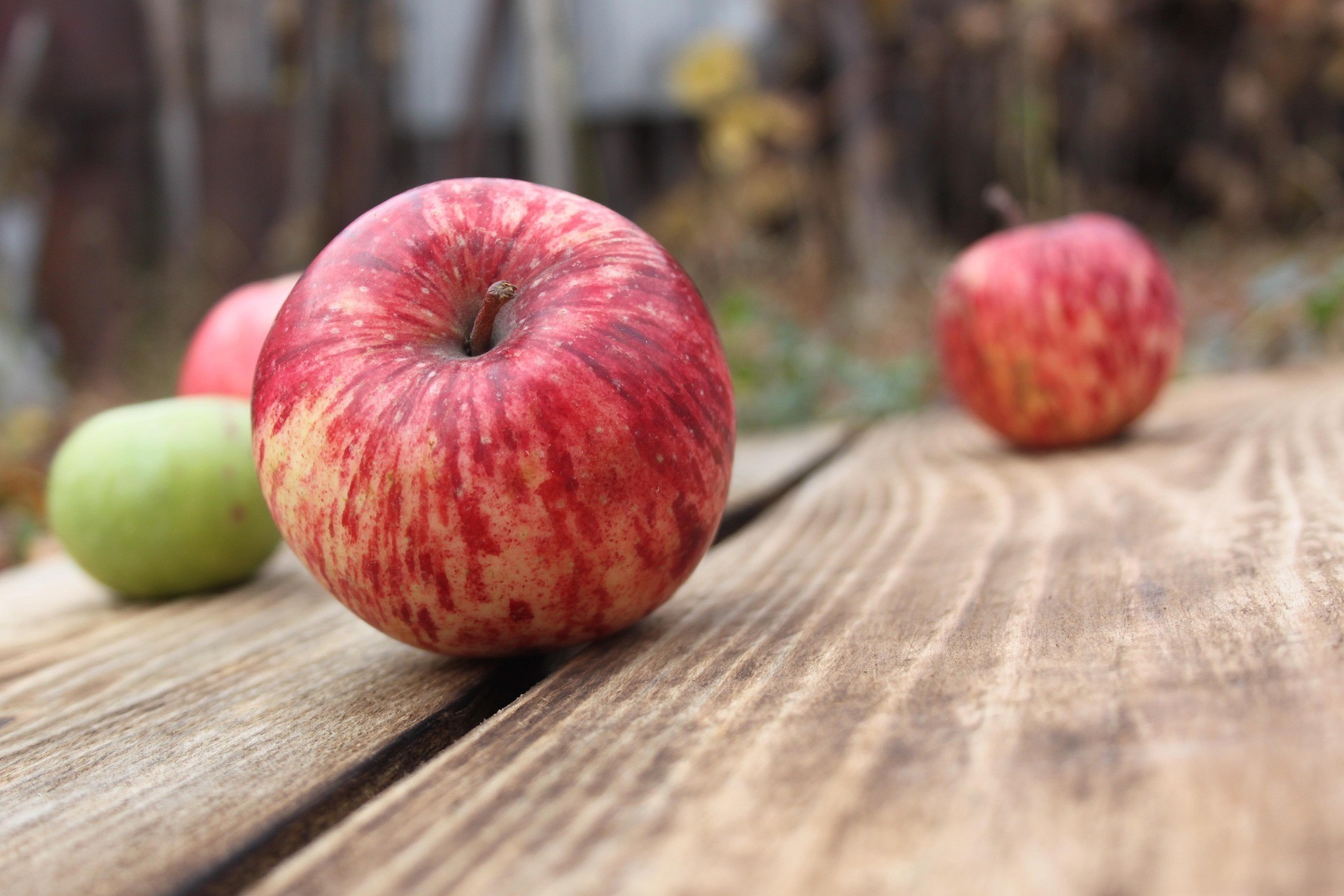 mihail_hukuna-apples-2923118_1920