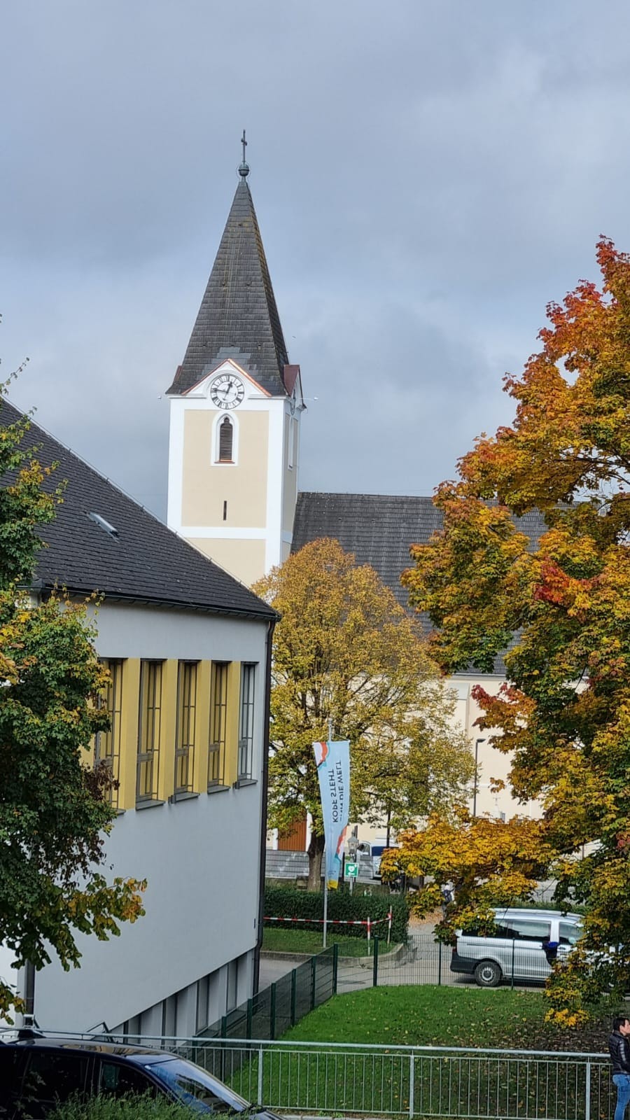 Pfarrkirche Winklarn im Herbst (2)