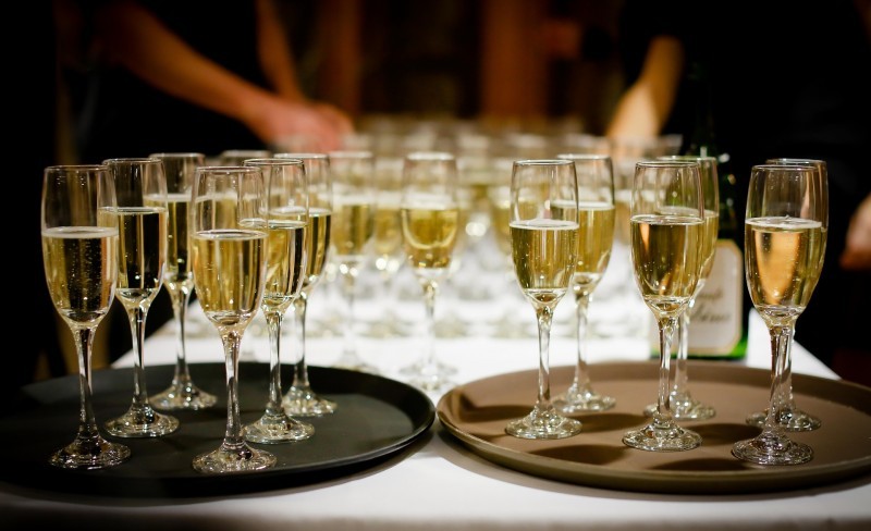 pexels-drinks-1283608_1920
