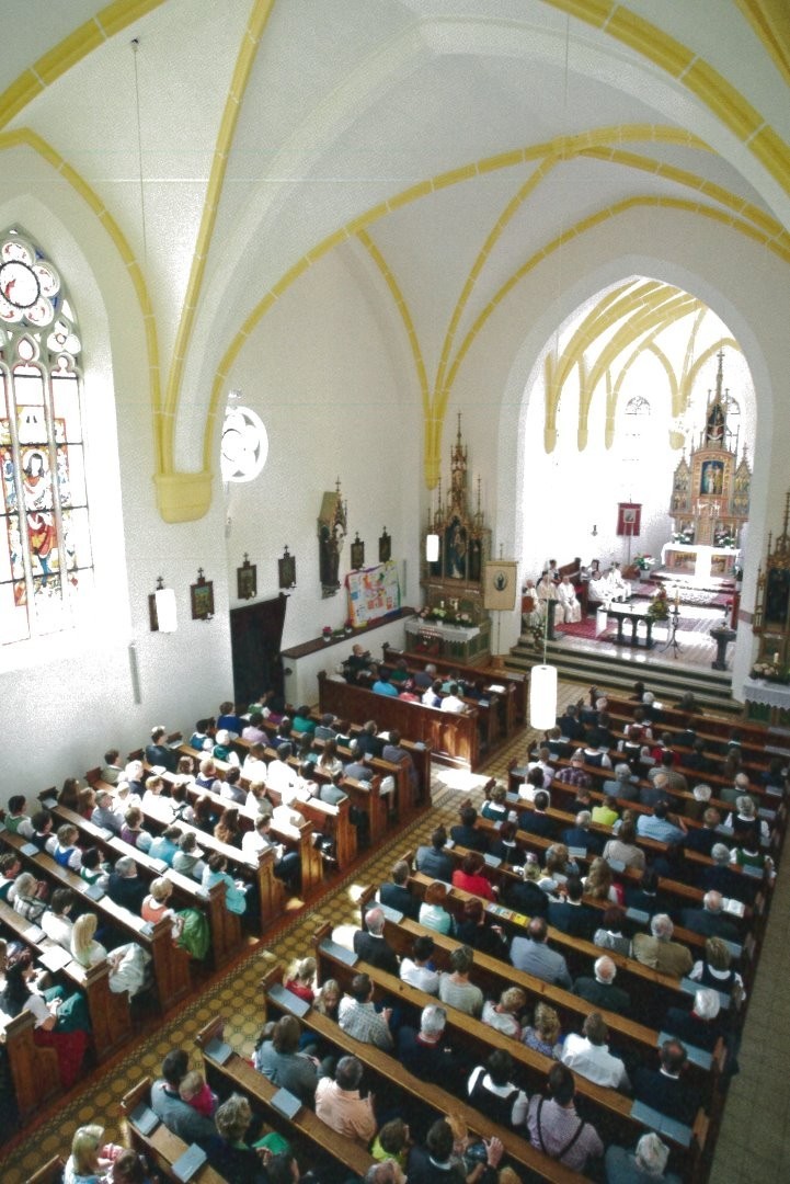 Sonntagsgottesdienst Chor.jpg